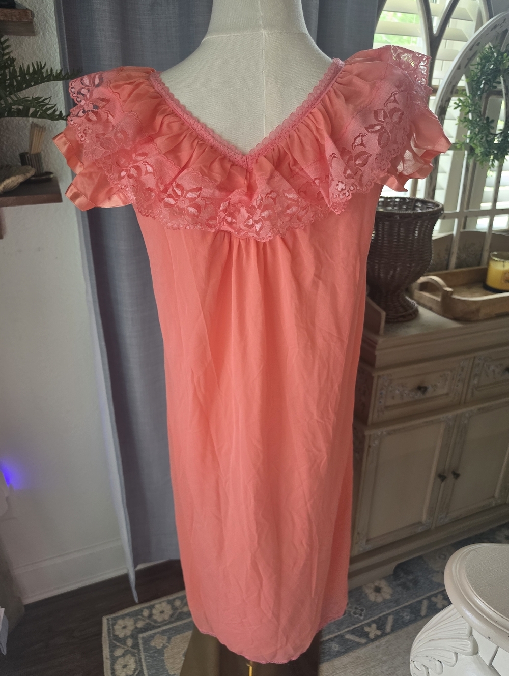 Coral Vintage Night Gown - Picture 4 of 4